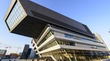 In der Leopoldstadt in Wien schuf Hadid den Campus WU, den Sitz der Wirtschaftsuniversität Wien, ein fast 500 Millionen Euro teuren Komplex, der 2013 eröffnet wurde.