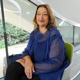 Zaha Hadid Jahre 2013: Hier sitzt die Architektin in dem von ihr entworfenen Anbau der Serpentine Sackler Gallery in den Kensington Gardens in London