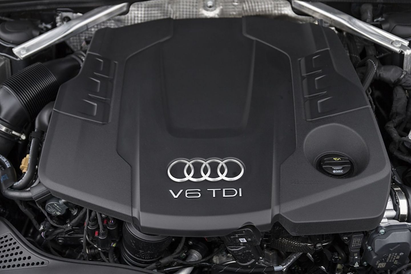 Der stärkere der beiden Dreiliter-Diesel hat 200 kW / 272 PS