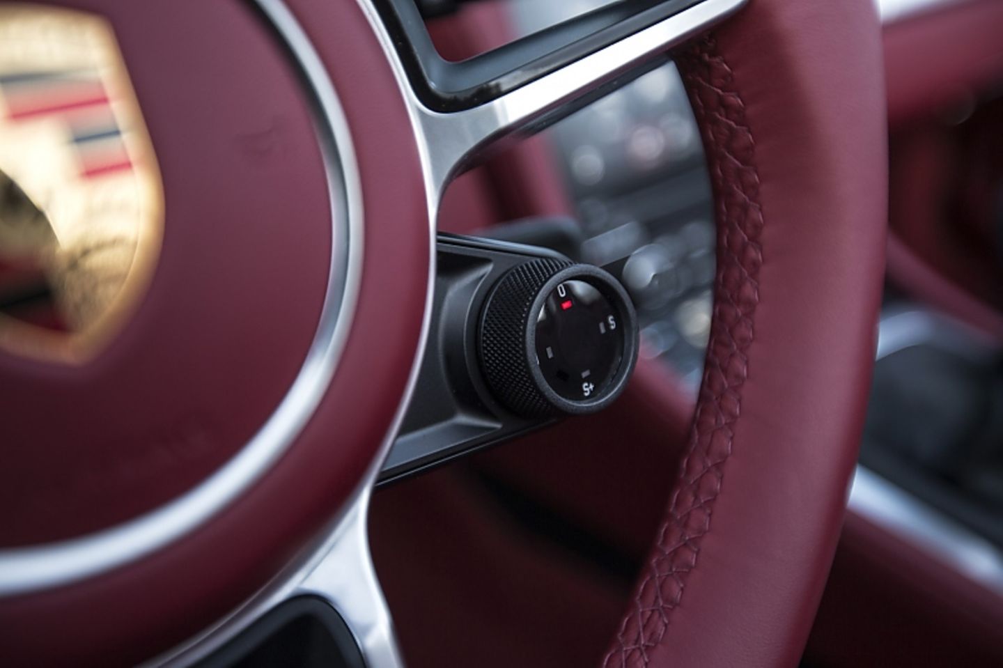 Porsche 718 Boxster - die Fahrmodi lassen sich am Lenkrad einstellen