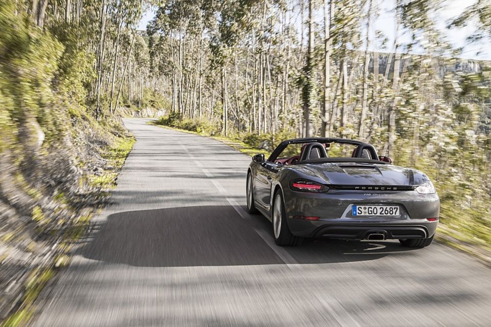 Porsche 718 Boxster - perfekt für die Passstraße Porsche 718 Boxster - perfekt für die Passstraße