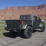 Der Lack des Jeep Crew Chief 715 Concept hat die Bezeichnung "Tactical Green" (taktisches Grün)