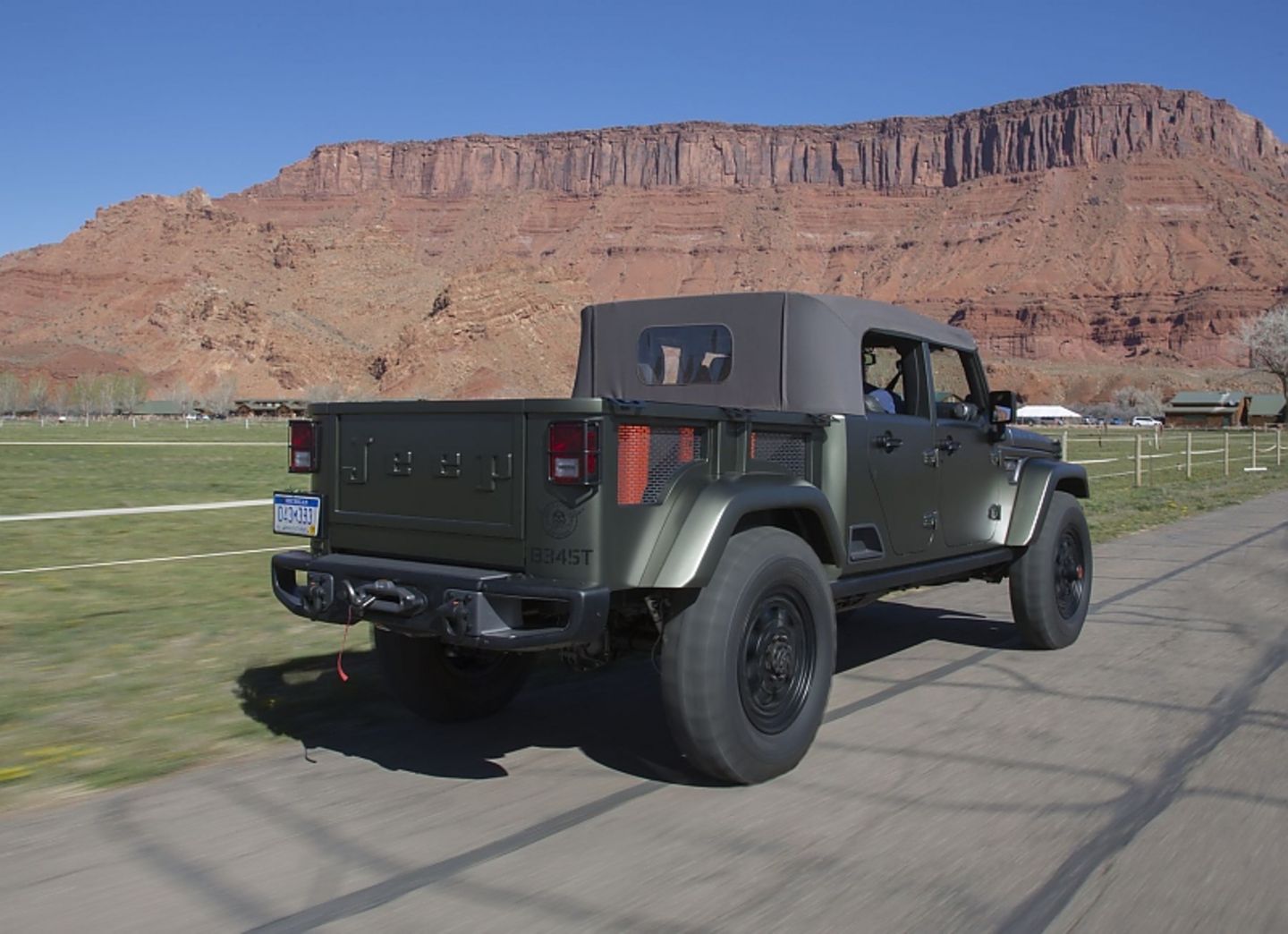 Der Lack des Jeep Crew Chief 715 Concept hat die Bezeichnung "Tactical Green" (taktisches Grün)