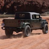 Der Jeep Crew Chief 715 Concept rollt auf mächtigen Walzen