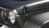 Archaische Verschlüsse an der Motorhaube