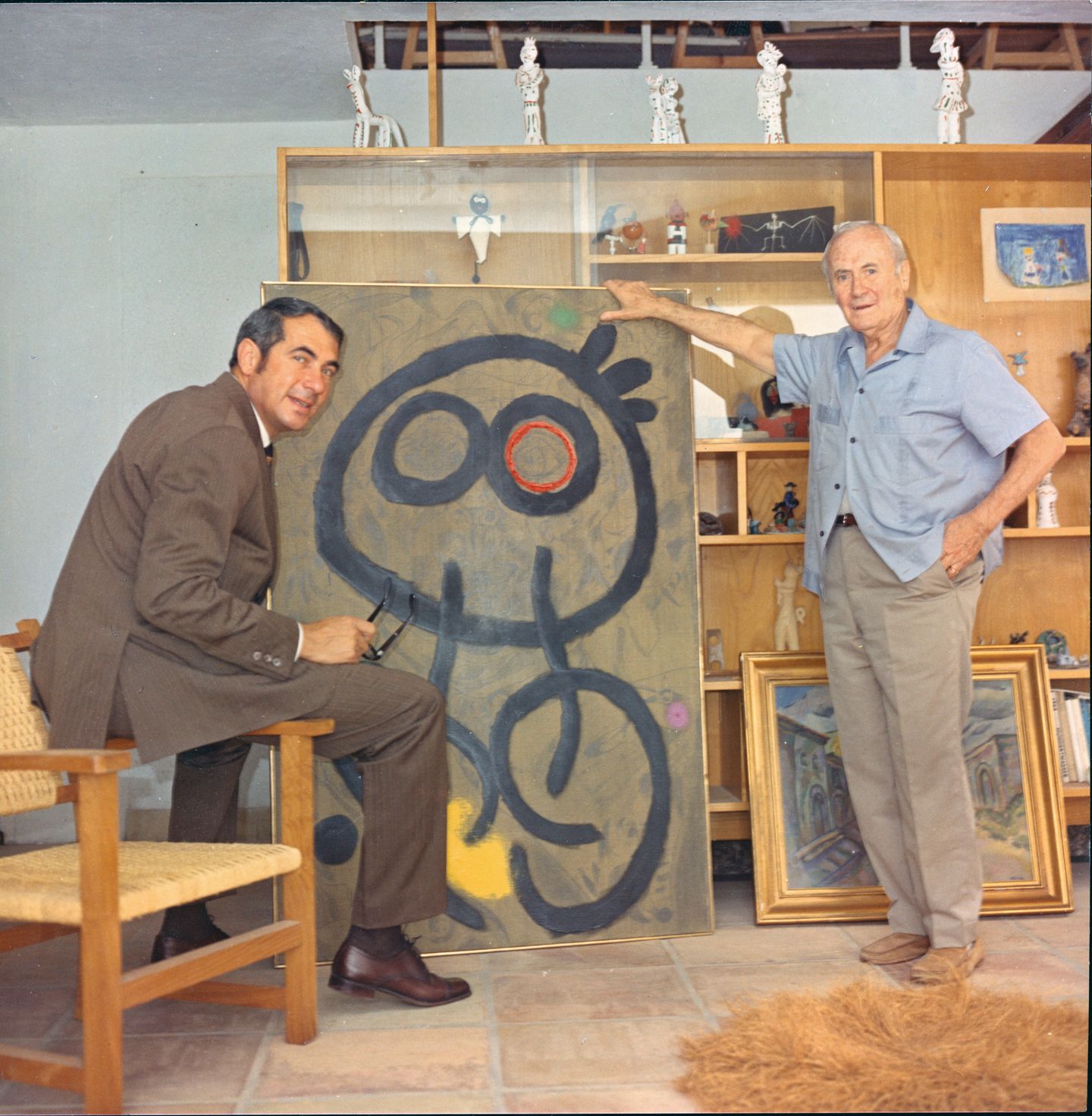 Der Fotograf und der Maler: Josep Planas i Montanyà (links) war mit dem Maler Joan Miró (rechts) befreundet. Beide waren gebürtige Katalanen und Wahl-Mallorquiner. Hier ein Foto aus dem Atelier von Miró in Cala Major, wo er ab 1956 lebte.