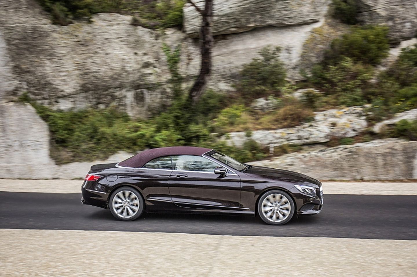 Mercedes S 500 Cabriolet - das Dach öffnet bis Tempo 50 in 20 Sekunden