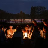 Da die Touren vom Ayers Rock Resort organisiert werden, kann man auch eine Dinner Tour buchen