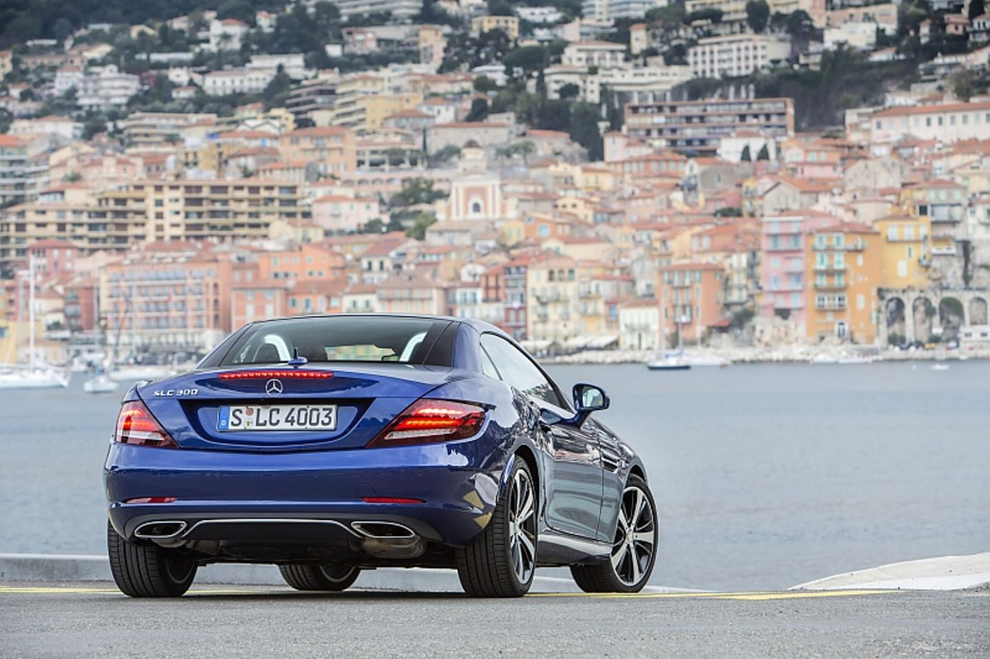 Auch das Heck des Mercedes SLC 300 zeigt sich kaum modifiziert