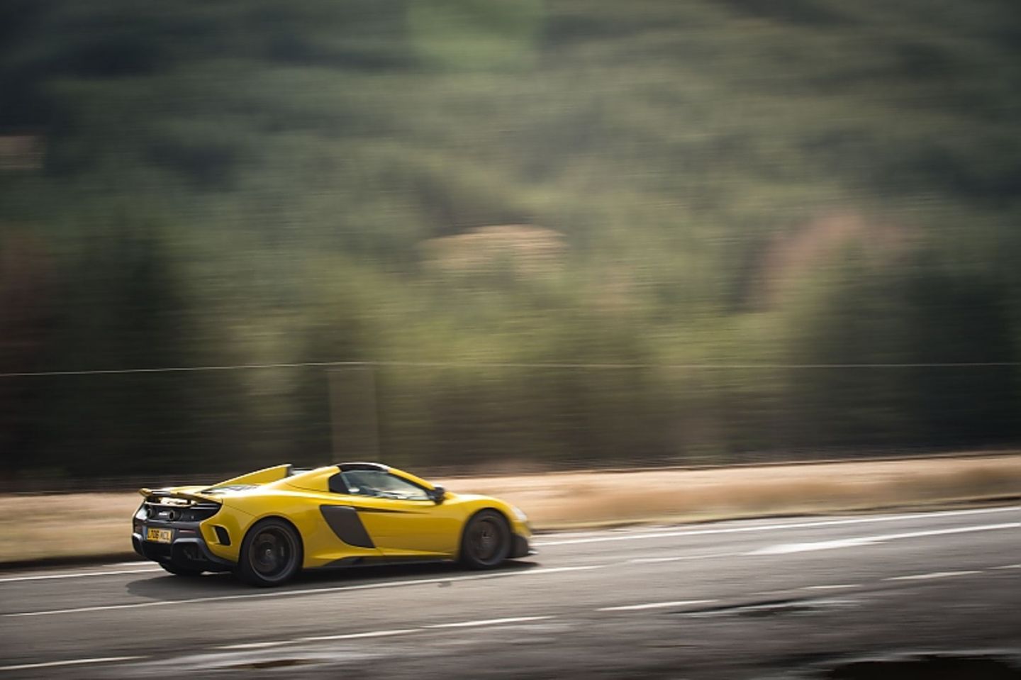 Der McLaren 675LT Spider braucht nur 2,9 Sekunden bis Tempo 100.