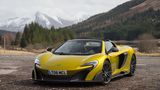 326 km/h ist der McLaren 675LT Spider schnell.