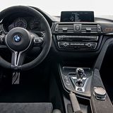 Das Cockpit des BMW M4 GTS.
