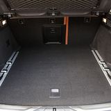 Das Kofferraum-Volumen ist mit 580 bis rund 1.600 Litern in Ordnung