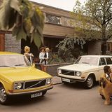 Volvo 144 links und Volvo 145 rechts im Jahr 1972