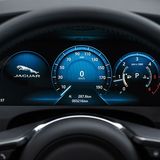 Die digitalen Instrumente sind ansehnlich