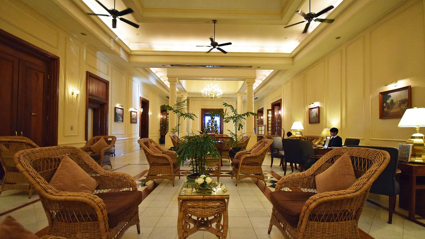 Die Lobby in The Strand Hotel