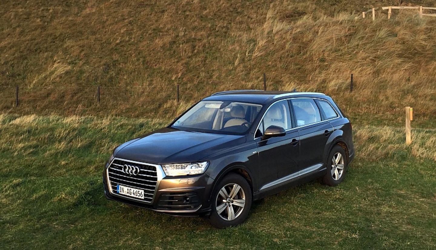 Audi Q7 3.0 TDI Quattro - der kleinere Dreiliter-Diesel leistet für rund 3.000 Euro weniger 218 PS