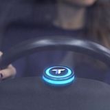 Er leuchtet, wenn er etwas mitteilen möchte.