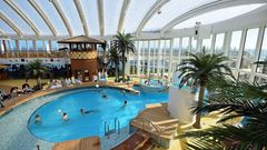 Indoor-Pool unter dem Foliendach der AuidaPrima
