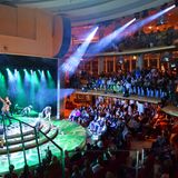 Die große Bühnenfläche auf der Aidaprima