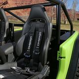 Im Jeep Trailcat Concept finden zwei Personen Platz