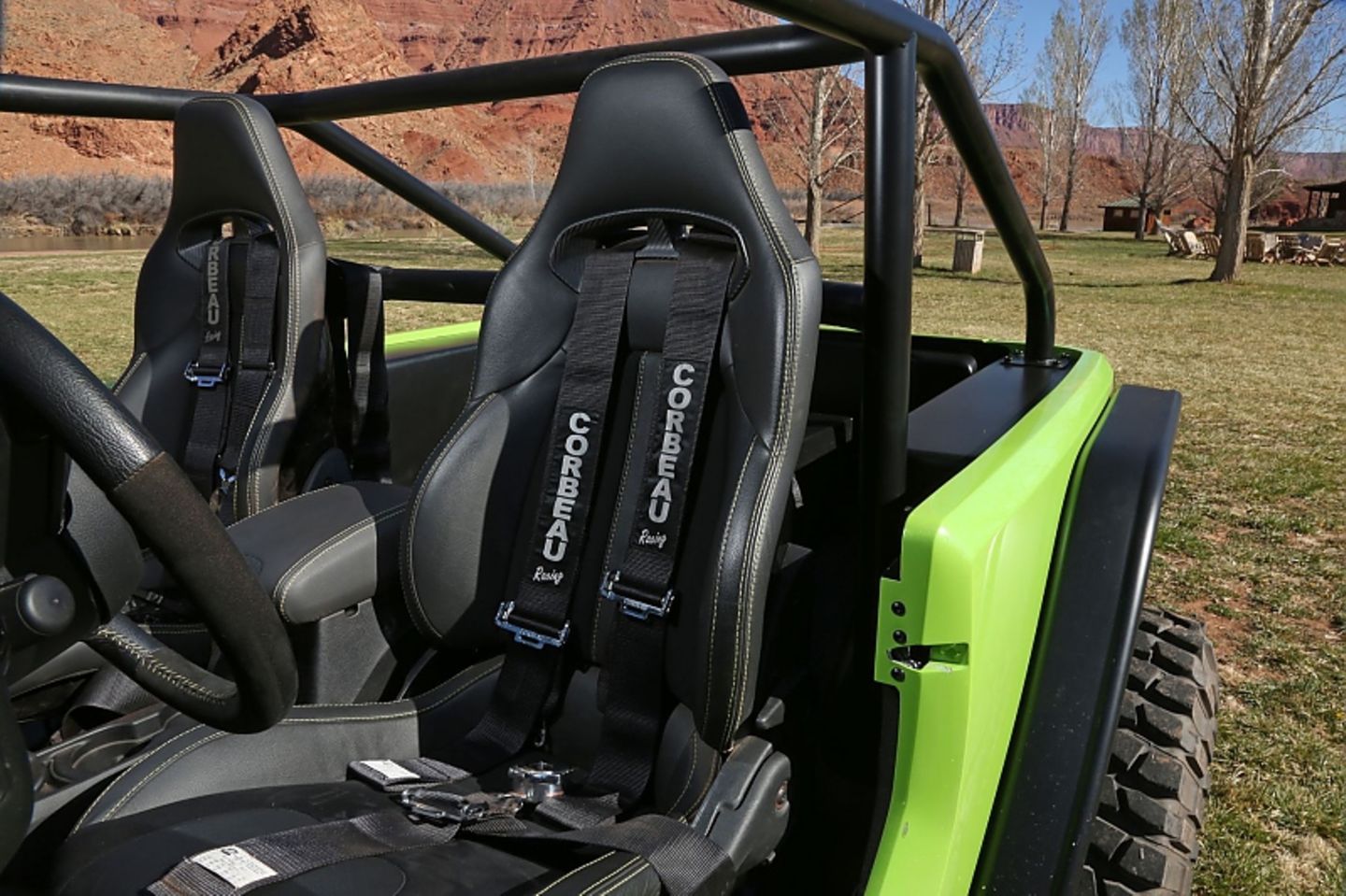 Im Jeep Trailcat Concept finden zwei Personen Platz