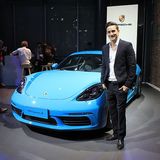 Porsche 718 Cayman S und Turn-As Marcel Nguyen.