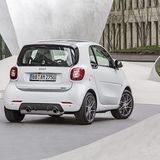 5,2 Liter Super auf 100 Kilometer benötigt er.