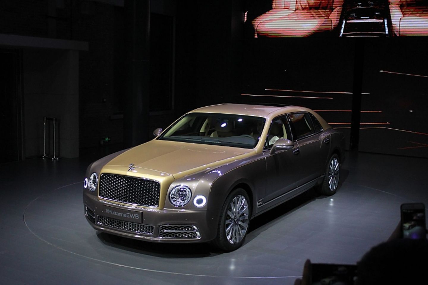 Bentley Mulsanne EWB - Länge läuft