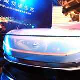 Per Lichtzeichen in der Front soll signalisiert werden, ob er als Taxi frei oder besetzt ist.