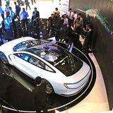 Ein Smartphone mit vier Rädern.