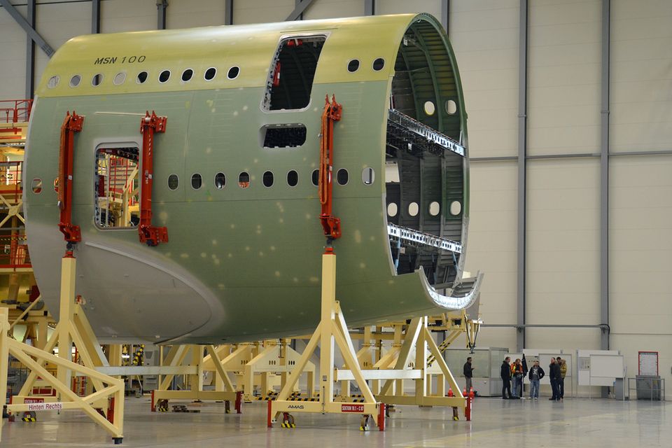 Follow Me: Teile des A380-Rumpfes werden in Hamburg-Finkenwerder produziert. © Till Bartels