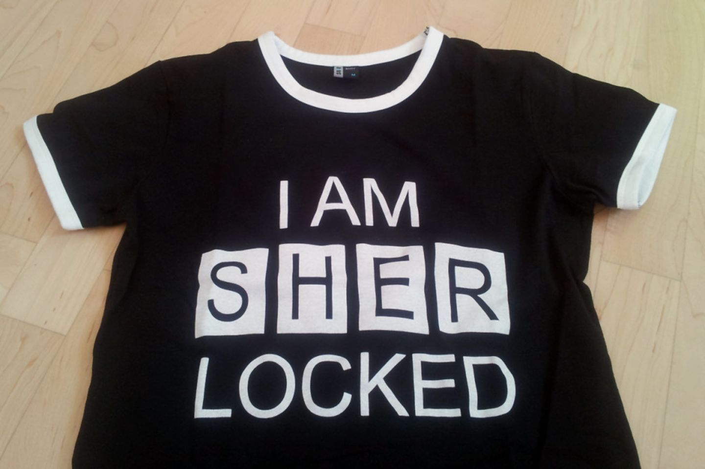 Seriendialog der Woche: „Sherlock“-Shirt tragen? Ja, klar! Seriendialog der Woche: „Sherlock“-Shirt tragen? Ja, klar!