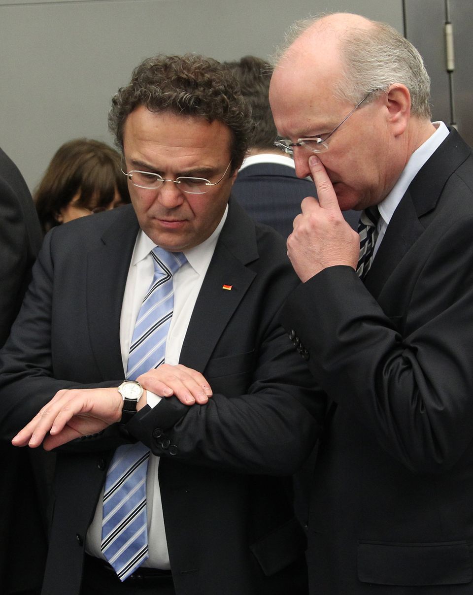 Der Investigativ-Blog: Bundesinnenminister Friedrich und Staatssekretär Fritsche (rechts) Der Investigativ-Blog: Bundesinnenminister Friedrich und Staatssekretär Fritsche (rechts)