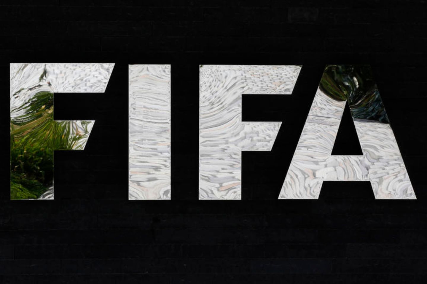 Der Investigativ-Blog: 4. Gewalt siegt vor Gericht vs. FIFA