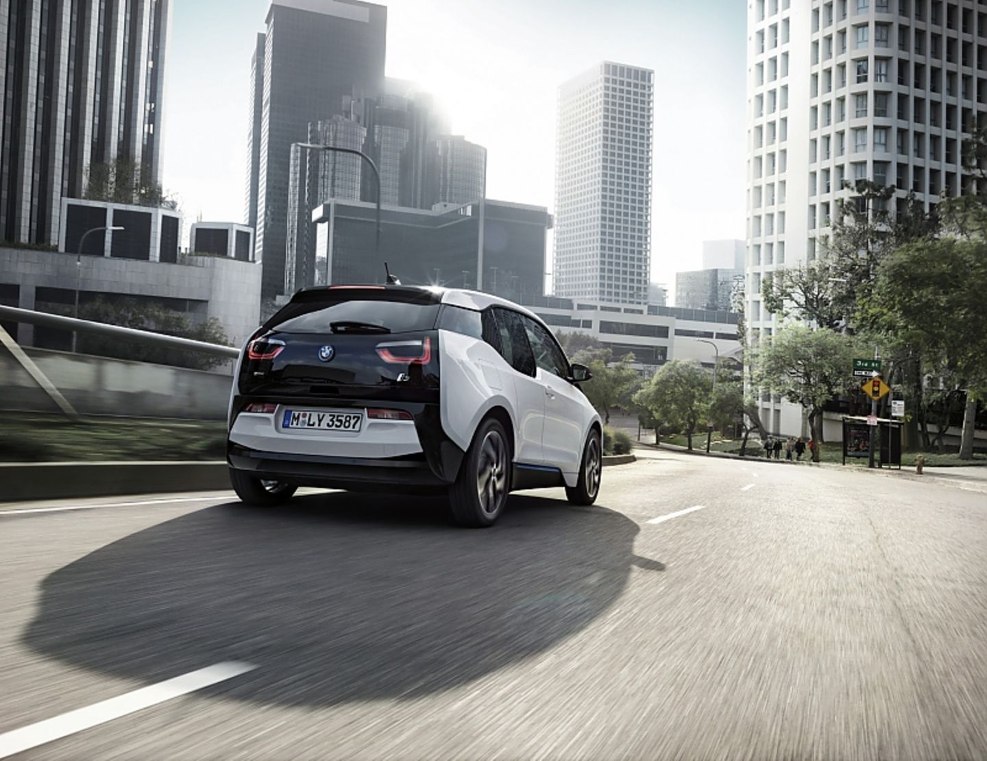 BMW i3 2016 - unverändert mit 126 kW / 170 PS