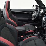 Der Innenraum des Mini John Cooper Works Cabrio