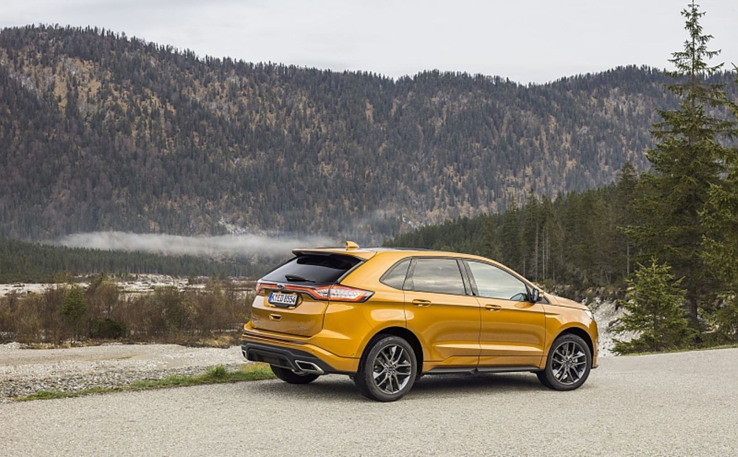 Der Ford Edge wiegt rund zwei Tonnen