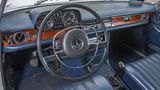 Mercedes 280 E der Baureihe W115 / Strich-Acht - nüchterner Innenraum