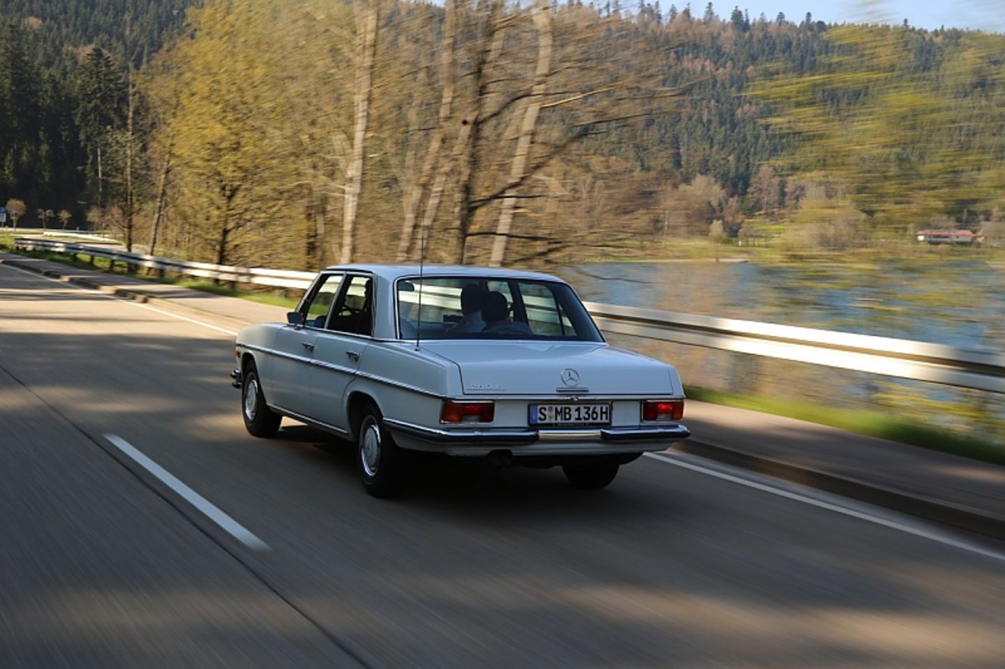Mercedes 280 E der Baureihe W115 / Strich-Acht