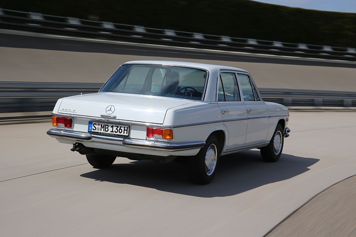 Mercedes 280 E der Baureihe W115 / Strich-Acht