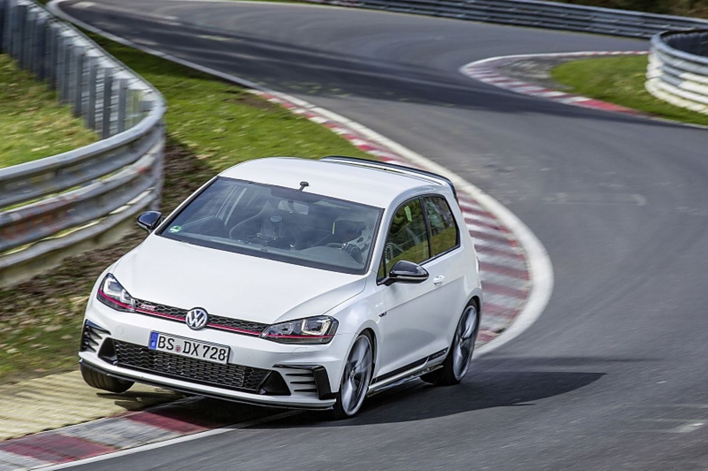 Der VW Golf GTI Clubsport S ist ein Fronttriebler.