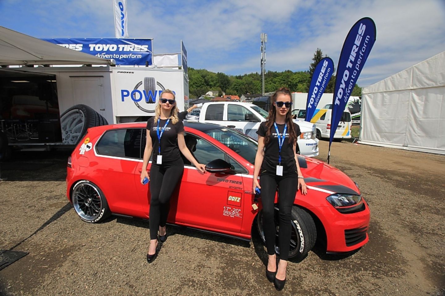 Girls auf dem 35. GTI Treffen am Wörthersee 2016.