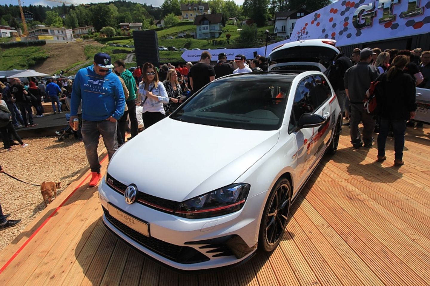 Der stärkste Serien GTI der Welt feiert seine Weltpremiere: der 310 PS starke Clubsport S.
