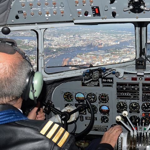 Im Cockpit der DC-3 von KLM