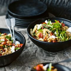 Nudelsalat mit halbgetrockneten Tomaten