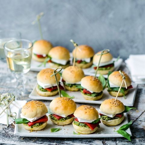 Mini-Burger als Grillbeilage