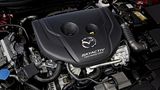 Der 1.5-Liter-Dieselmotor wiegt 50 Kilogramm weniger, als die größeren Skyactiv-Aggregate