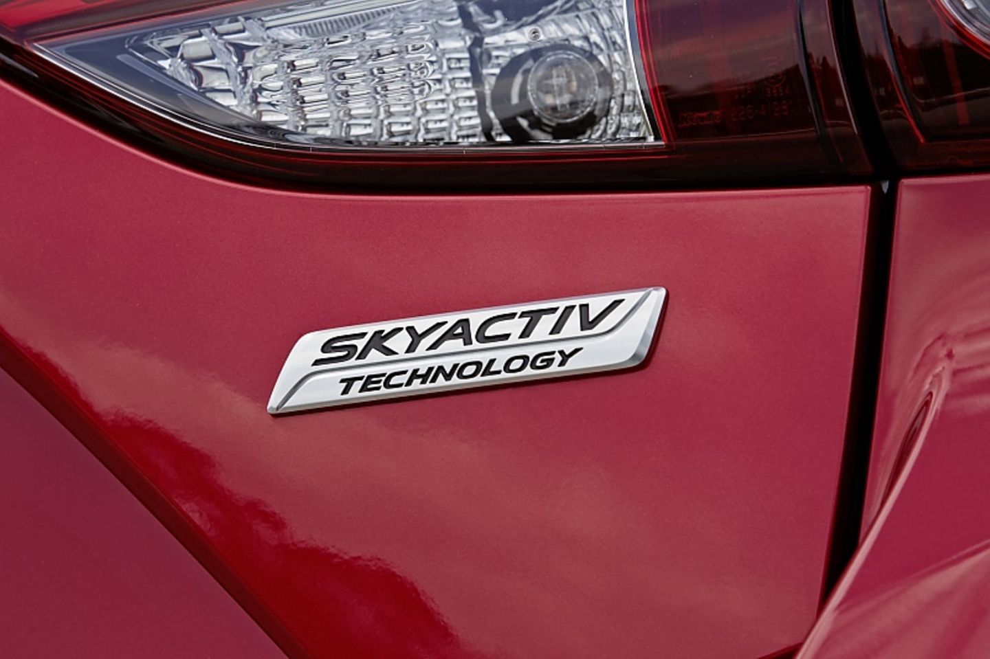 Die Skyactiv-Technologie zeichnet sich durch ein extrem niedriges Verdichtungsverhältnis aus