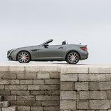 Mercedes AMG SLC 43 - das Dach öffnet nunmehr auch bei langsamer Fahrt